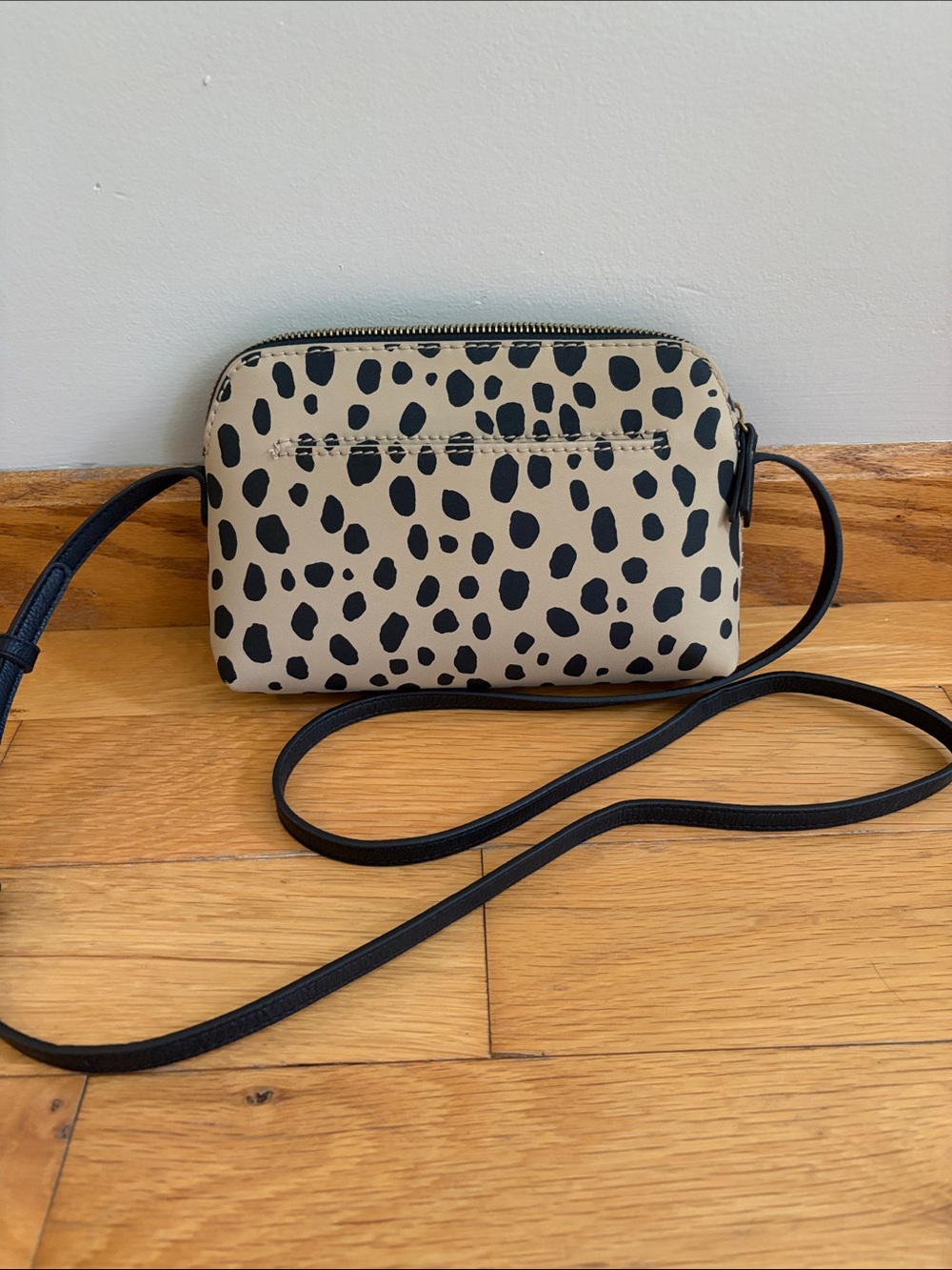 Universal Thread Crossbody